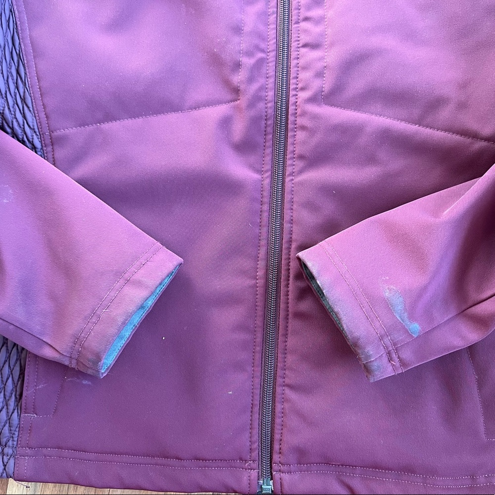 Woman’s north face jacket